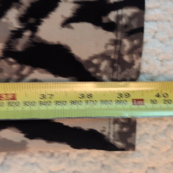 Connected Apparel | Elegant Black and Cream Patterned Dress - Picture 7 of 10